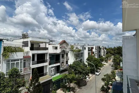 Nhà Phố, Căn Hộ Quận 7 Giữ Giá Ổn Định Giữa Năm 2025 – Có Nên Mua Lúc Này?