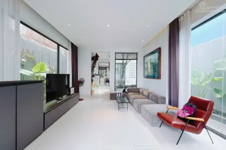 Villa Sân Vườn 2 Mặt Tiền 4 Mặt Thoáng Mát 3 Tầng Diện Tích 213M²