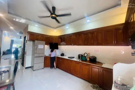 Nhà Mặt Tiền Kinh Doanh Vị Trí Đẹp Sát Phú Mỹ Hưng