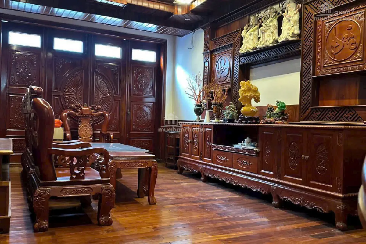 Nhà Đẹp - Full Nội Thất Gỗ Cao Cấp Có Sân Trước Rộng Rãi