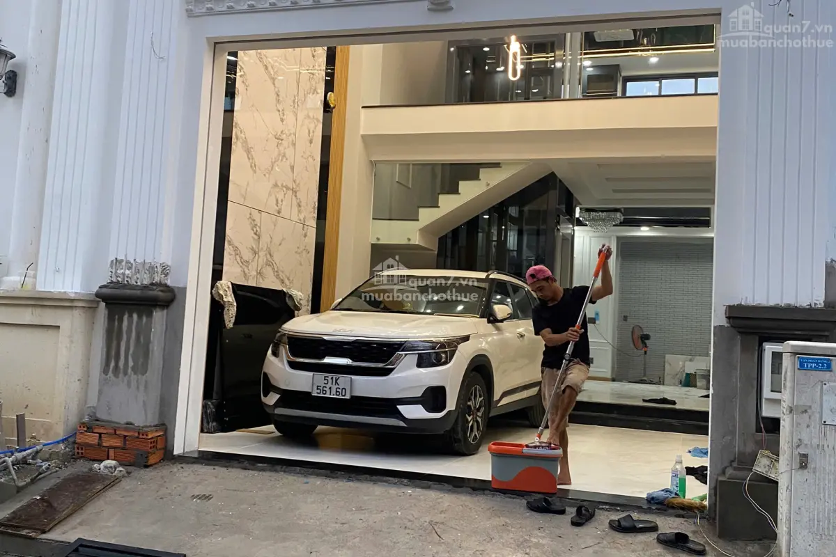 Nhà Phố Hiện Đại KDC Hoàng Quốc Việt - Có Thang Máy Gần Phú Mỹ Hưng