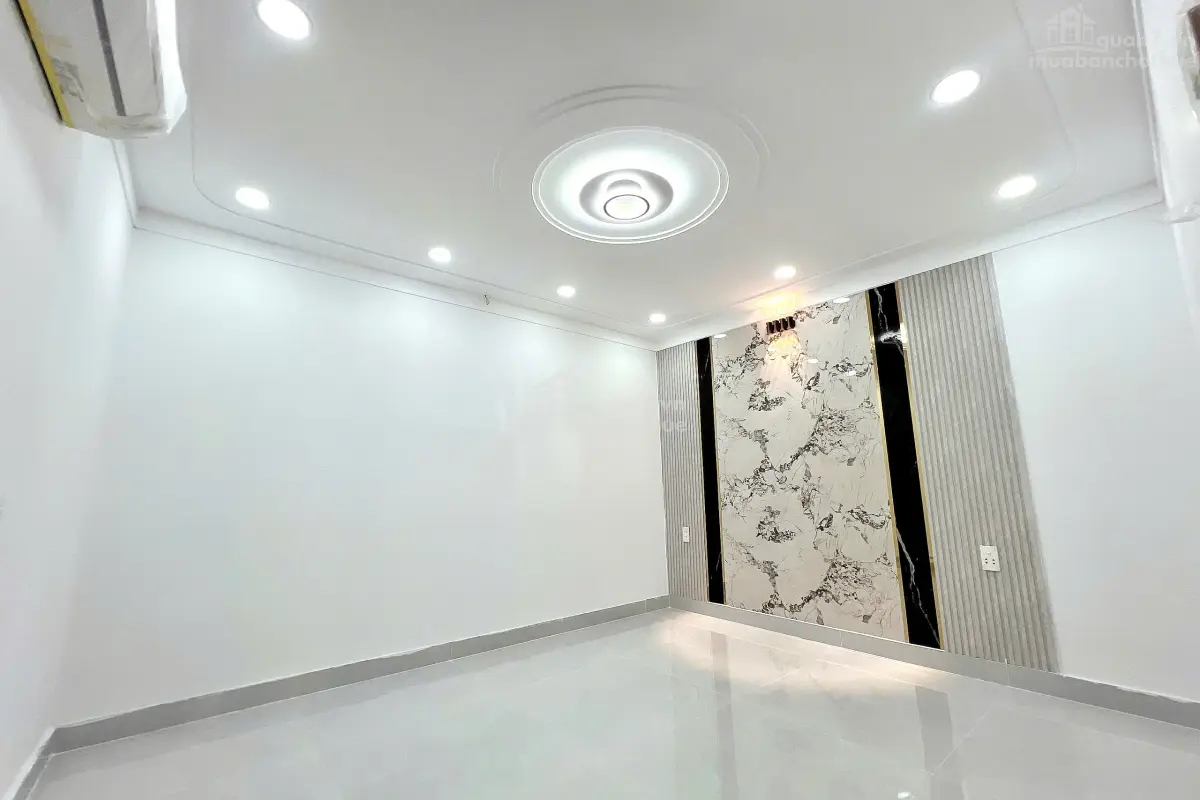 Nhà Hẻm Xe Hơi Nguyễn Văn Quỳ