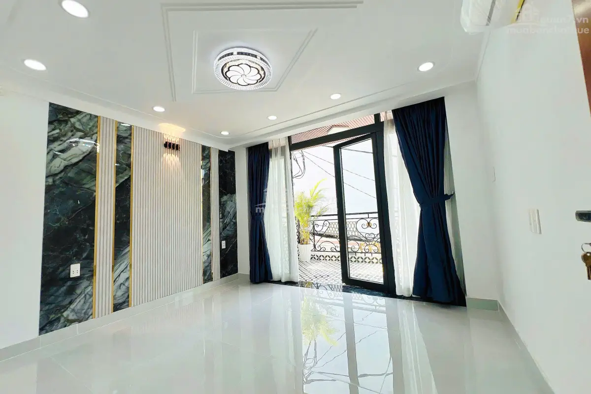 Nhà Hẻm Xe Hơi Nguyễn Văn Quỳ