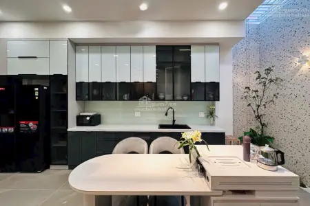 Bán Nhà Mặt Tiền Đường Lâm Văn Bền Quận 7 – Nhà Đẹp, Có Thang Máy, Full Nội Thất