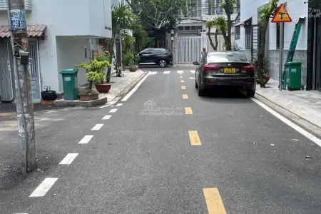 Nhà Đẹp - Full Nội Thất Gỗ Cao Cấp Có Sân Trước Rộng Rãi