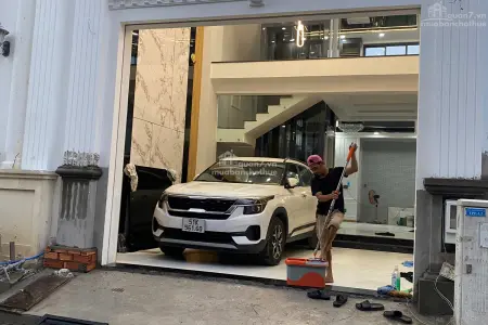 Nhà Phố Hiện Đại KDC Hoàng Quốc Việt - Có Thang Máy Gần Phú Mỹ Hưng