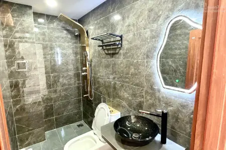 Nhà Hẻm Xe Hơi Nguyễn Văn Quỳ