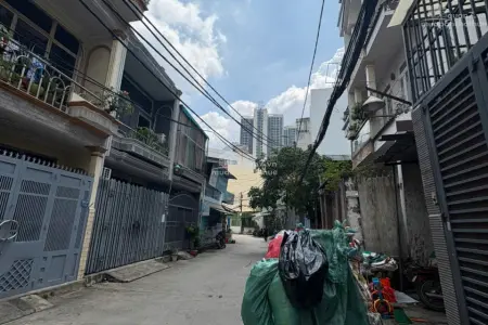 Bán Nhà Hẻm 7m Trung Tâm Quận 7, Cách Quận 1 Chỉ 3km