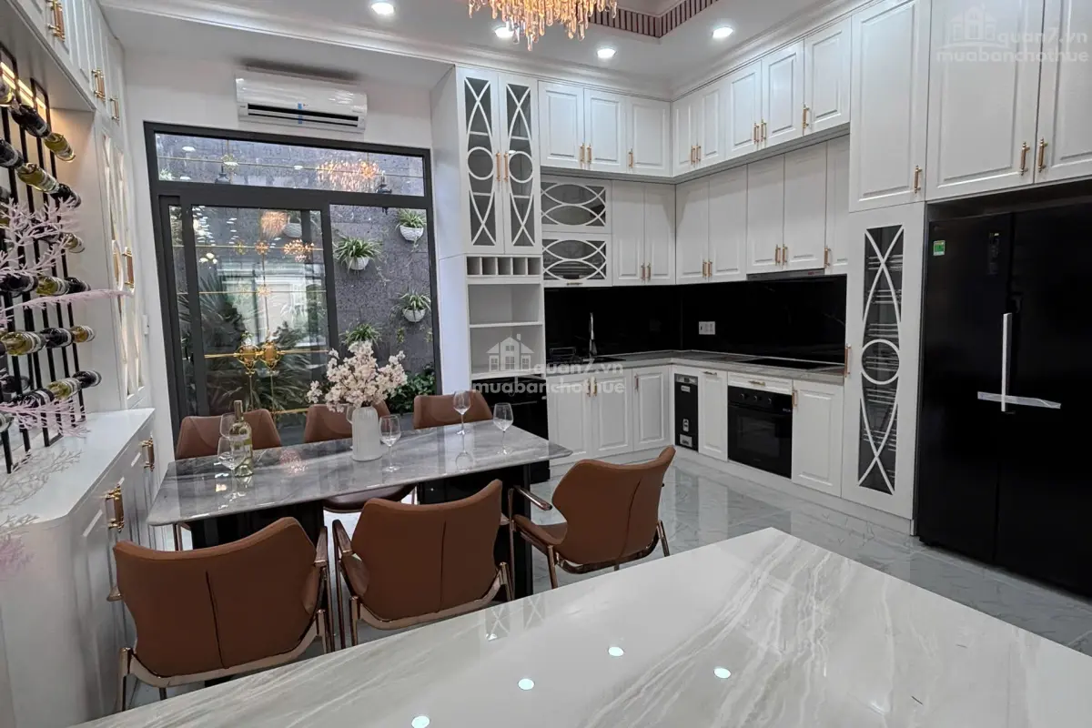 Bán Nhà Phố Thang Máy Quận 7 – View Công Viên Ven Sông – Cách Phú Mỹ Hưng 500m