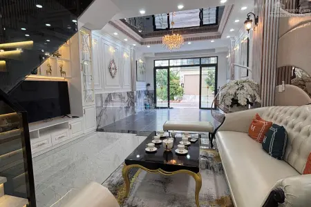 Bán Nhà Phố Thang Máy Quận 7 – View Công Viên Ven Sông – Cách Phú Mỹ Hưng 500m