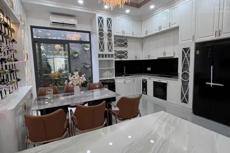 Bán Nhà Phố Thang Máy Quận 7 – View Công Viên Ven Sông – Cách Phú Mỹ Hưng 500m