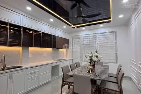 Bán Nhà Đẹp Khu Cư Xá Ngân Hàng Quận 7 – Nhà Có Thang Máy, Full Nội Thất, Ở Ngay