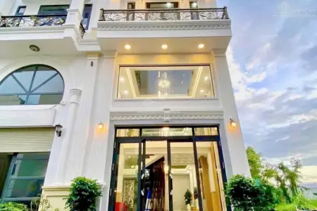 Bán Nhà Mới 100% Có Thang Máy Đường Hoàng Quốc Việt, Quận 7