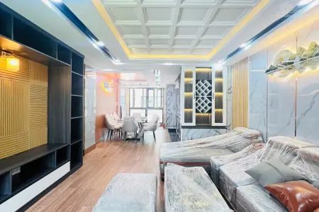 Bán Dãy 3 Căn Nhà Phố Hiện Đại Có Thang Máy – Đường Xe Hơi 20m